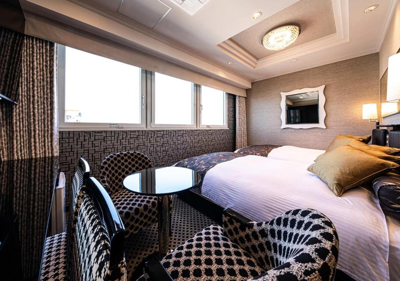 Apa Hotel & Resort Hakata Ekihigashi Fukuoka  Buitenkant foto
